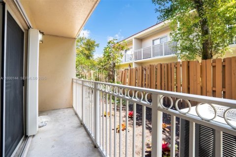 Condominio en alquiler en Miami Lakes, Florida, 3 dormitorios, 117.99 m2 № 1992236 - foto 12