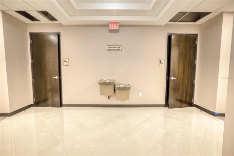 Propiedad comercial en alquiler en Orlando, Florida, 93.46 m2 № 1634960 - foto 17