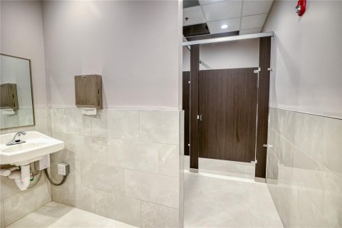 Propiedad comercial en alquiler en Orlando, Florida, 93.46 m2 № 1634960 - foto 21