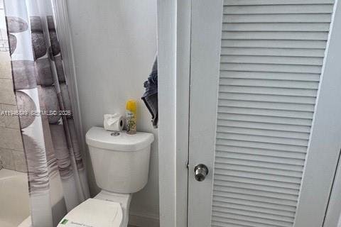 Condo in Miami, Florida, 1 bedroom  № 2003615 - photo 13