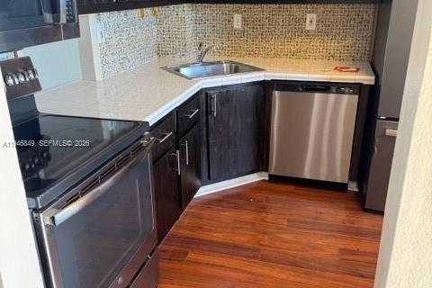 Condo in Miami, Florida, 1 bedroom  № 2003615 - photo 2