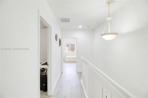 Townhouse in Miramar, Florida 3 bedrooms, 139.54 sq.m. № 2049629 - photo 22