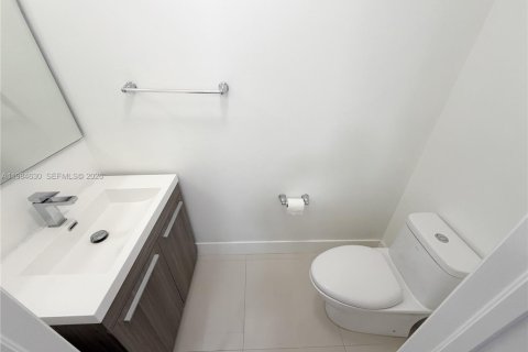 Townhouse in Miramar, Florida 3 bedrooms, 139.54 sq.m. № 2049629 - photo 19