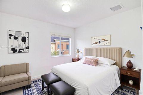 Townhouse in Miramar, Florida 3 bedrooms, 139.54 sq.m. № 2049629 - photo 27