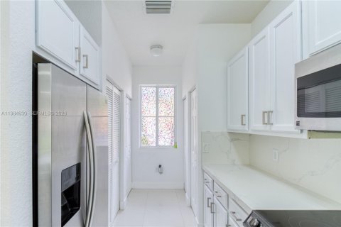 Townhouse in Miramar, Florida 3 bedrooms, 139.54 sq.m. № 2049629 - photo 10