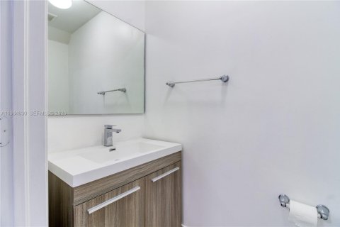 Townhouse in Miramar, Florida 3 bedrooms, 139.54 sq.m. № 2049629 - photo 20