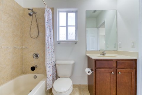 Townhouse in Miramar, Florida 3 bedrooms, 139.54 sq.m. № 2049629 - photo 29