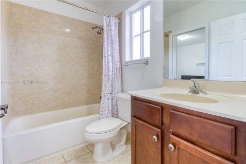 Townhouse in Miramar, Florida 3 bedrooms, 139.54 sq.m. № 2049629 - photo 30