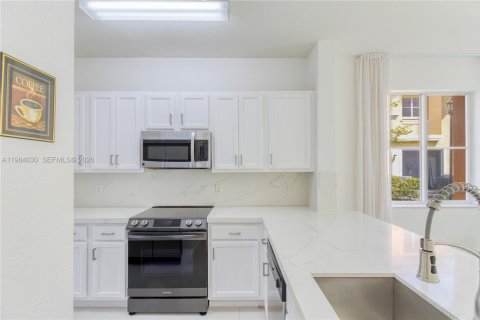 Townhouse in Miramar, Florida 3 bedrooms, 139.54 sq.m. № 2049629 - photo 7