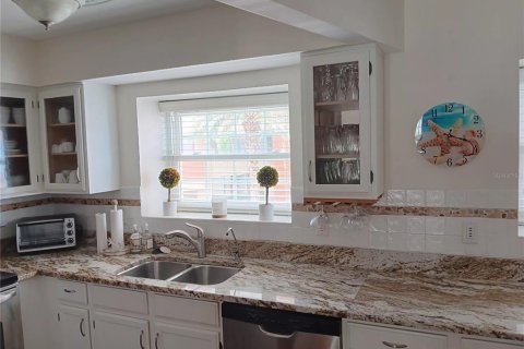 Adosado en venta en Redington Shores, Florida, 2 dormitorios, 114.92 m2 № 1908533 - foto 11