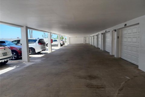 Adosado en venta en Redington Shores, Florida, 2 dormitorios, 114.92 m2 № 1908533 - foto 2