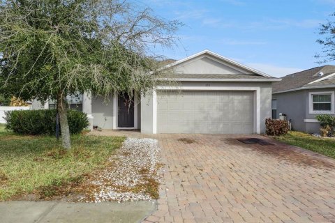 House in Auburndale, Florida 3 bedrooms, 180.6 sq.m. № 2093511