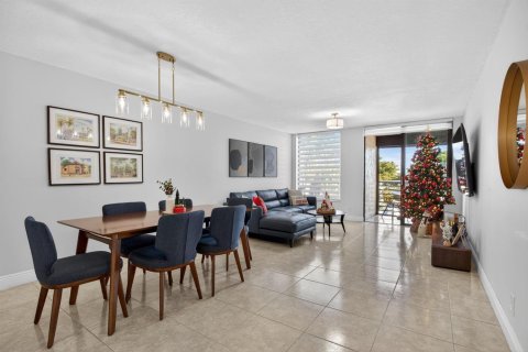 Condo in Tamarac, Florida, 2 bedrooms № 2252603