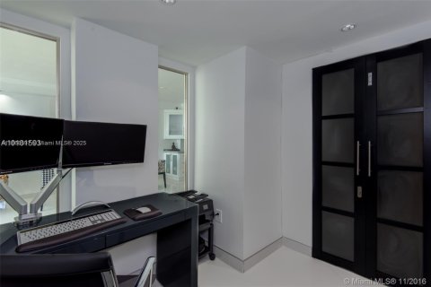 Condominio en alquiler en Sunny Isles Beach, Florida, 2 dormitorios, 141.68 m2 № 1979340 - foto 25