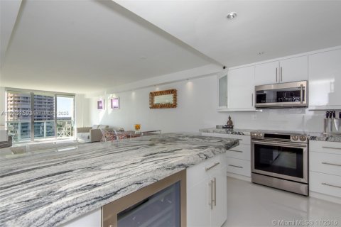 Condominio en alquiler en Sunny Isles Beach, Florida, 2 dormitorios, 141.68 m2 № 1979340 - foto 7
