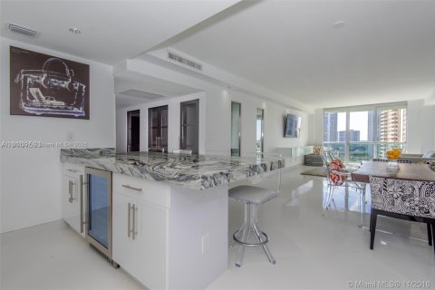 Condominio en alquiler en Sunny Isles Beach, Florida, 2 dormitorios, 141.68 m2 № 1979340 - foto 9