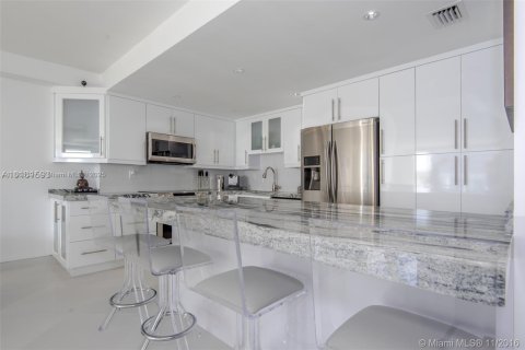 Condominio en alquiler en Sunny Isles Beach, Florida, 2 dormitorios, 141.68 m2 № 1979340 - foto 5