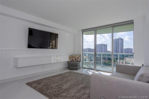 Condominio en alquiler en Sunny Isles Beach, Florida, 2 dormitorios, 141.68 m2 № 1979340 - foto 12