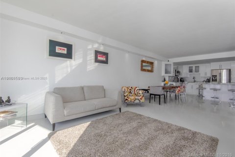 Condominio en alquiler en Sunny Isles Beach, Florida, 2 dormitorios, 141.68 m2 № 1979340 - foto 10