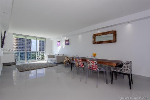 Condominio en alquiler en Sunny Isles Beach, Florida, 2 dormitorios, 141.68 m2 № 1979340 - foto 29