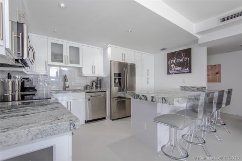 Condominio en alquiler en Sunny Isles Beach, Florida, 2 dormitorios, 141.68 m2 № 1979340 - foto 6