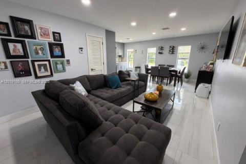 Villa ou maison à vendre à Davie, Floride: 4 chambres, 252.14 m2 № 2084936 - photo 28