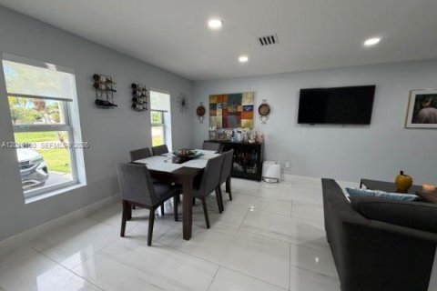 Villa ou maison à vendre à Davie, Floride: 4 chambres, 252.14 m2 № 2084936 - photo 29