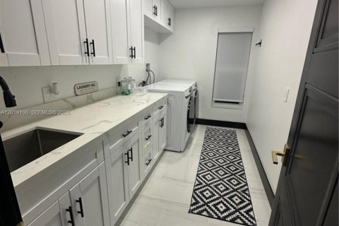 Villa ou maison à vendre à Davie, Floride: 4 chambres, 252.14 m2 № 2084936 - photo 24