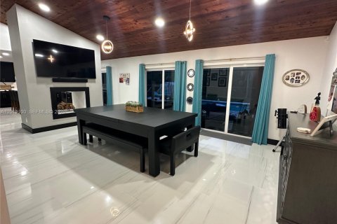 Villa ou maison à vendre à Davie, Floride: 4 chambres, 252.14 m2 № 2084936 - photo 11