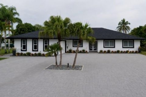 Villa ou maison à Davie, Floride 4 chambres, 252.14 m2 № 2084936