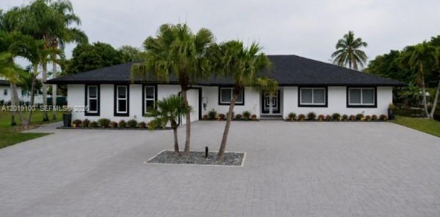 Villa ou maison à Davie, Floride 4 chambres, 252.14 m2 № 2084936