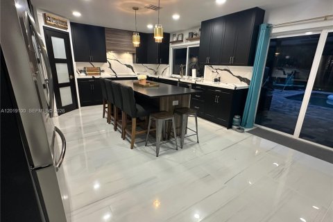 Villa ou maison à vendre à Davie, Floride: 4 chambres, 252.14 m2 № 2084936 - photo 7