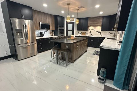 Villa ou maison à vendre à Davie, Floride: 4 chambres, 252.14 m2 № 2084936 - photo 8