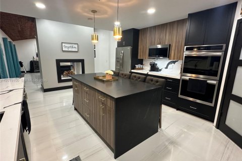 Villa ou maison à vendre à Davie, Floride: 4 chambres, 252.14 m2 № 2084936 - photo 9