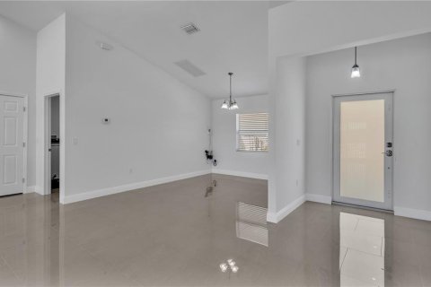 Villa ou maison à louer à Indian lake estates, Floride: 3 chambres, 161.28 m2 № 2409912 - photo 5