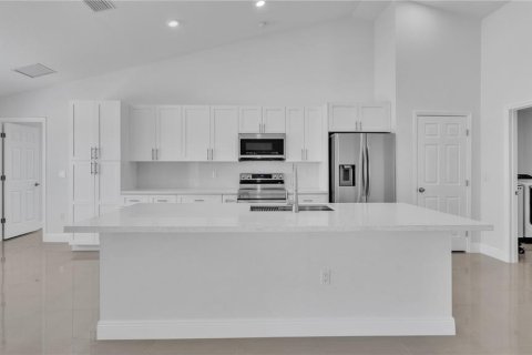Villa ou maison à louer à Indian lake estates, Floride: 3 chambres, 161.28 m2 № 2409912 - photo 10
