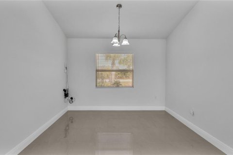 Villa ou maison à louer à Indian lake estates, Floride: 3 chambres, 161.28 m2 № 2409912 - photo 7