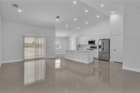 Villa ou maison à louer à Indian lake estates, Floride: 3 chambres, 161.28 m2 № 2409912 - photo 6