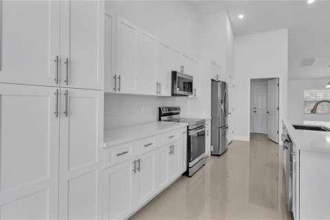 Villa ou maison à louer à Indian lake estates, Floride: 3 chambres, 161.28 m2 № 2409912 - photo 12