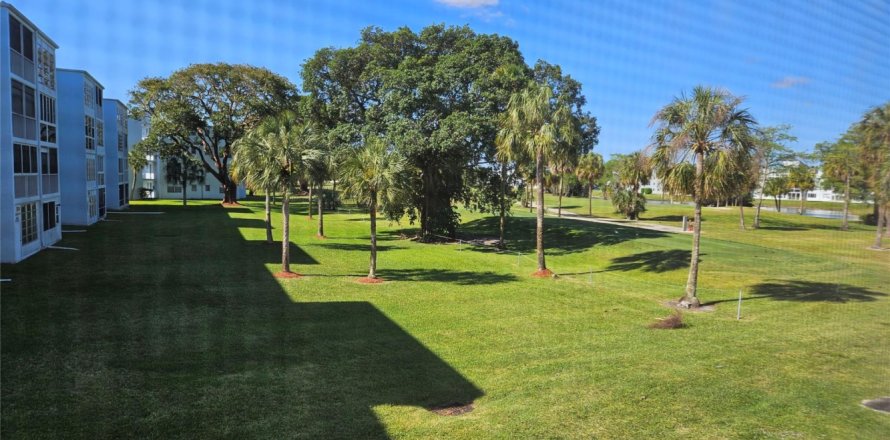 Condo in Margate, Florida, 2 bedrooms № 1065890