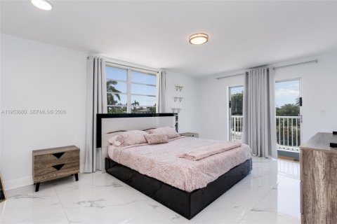 Condominio en venta en North Miami Beach, Florida, 2 dormitorios, 90.12 m2 № 2008751 - foto 23