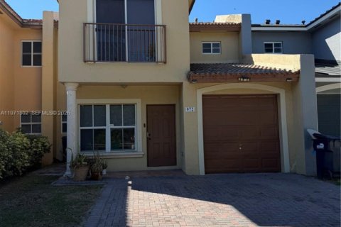 Adosado en Florida City, Florida 3 dormitorios, 141.86 m2 № 2032344