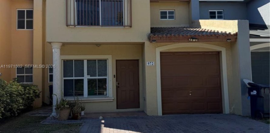 Adosado en Florida City, Florida 3 dormitorios, 141.86 m2 № 2032344