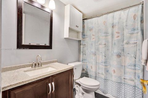 Copropriété à vendre à Pompano Beach, Floride: 2 chambres, 99.41 m2 № 2000269 - photo 15
