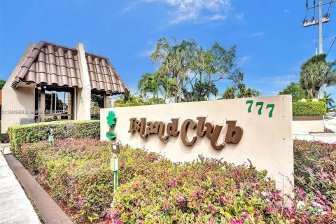 Copropriété à vendre à Pompano Beach, Floride: 2 chambres, 99.41 m2 № 2000269 - photo 28