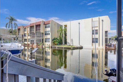 Copropriété à vendre à Pompano Beach, Floride: 2 chambres, 99.41 m2 № 2000269 - photo 4