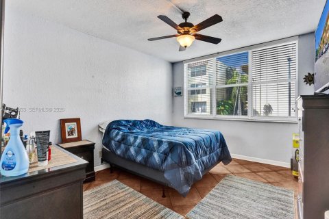 Copropriété à vendre à Pompano Beach, Floride: 2 chambres, 99.41 m2 № 2000269 - photo 13