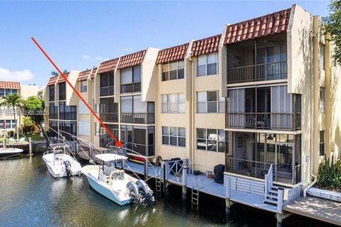 Condo à Pompano Beach, Floride, 2 chambres  № 2000269