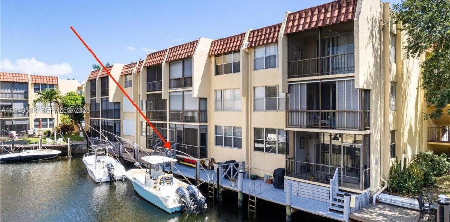 Condo à Pompano Beach, Floride, 2 chambres  № 2000269