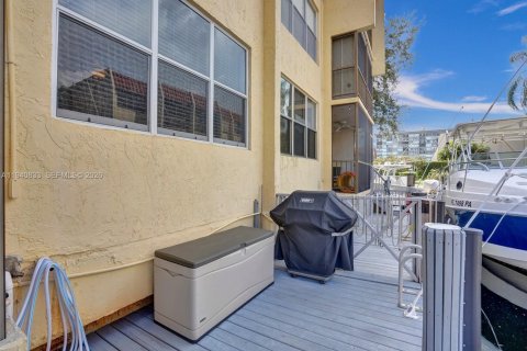 Copropriété à vendre à Pompano Beach, Floride: 2 chambres, 99.41 m2 № 2000269 - photo 19